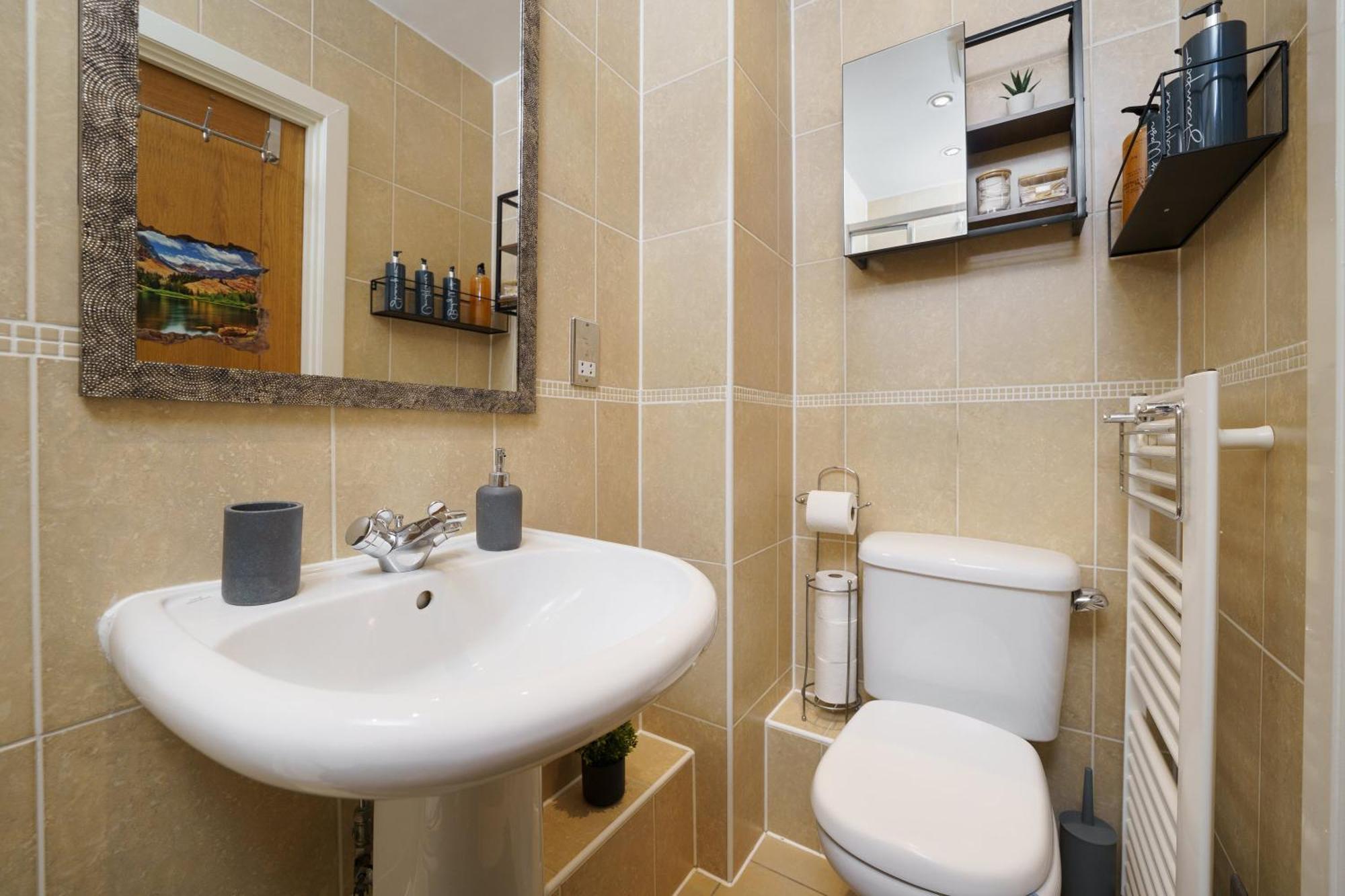 St George River Apartment Лондон Экстерьер фото
